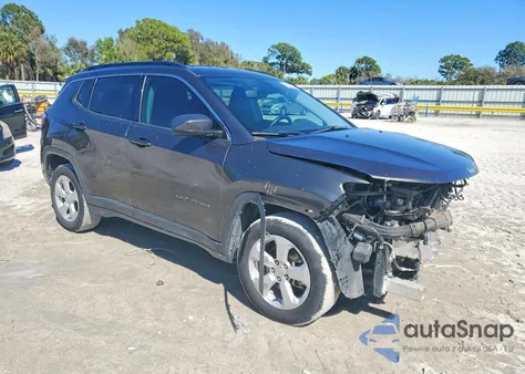 2019 Jeep Compass Latitude z USA, uszkodzony, nr VIN 3C4NJCBB1KT856304